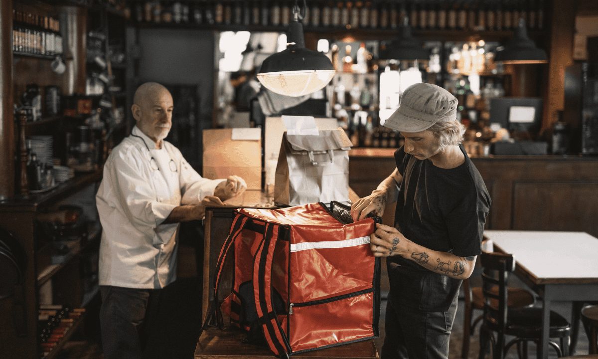 Mercado de Delivery de comida no Brasil deve ultrapassar US$ 21 Bilhões em 2025