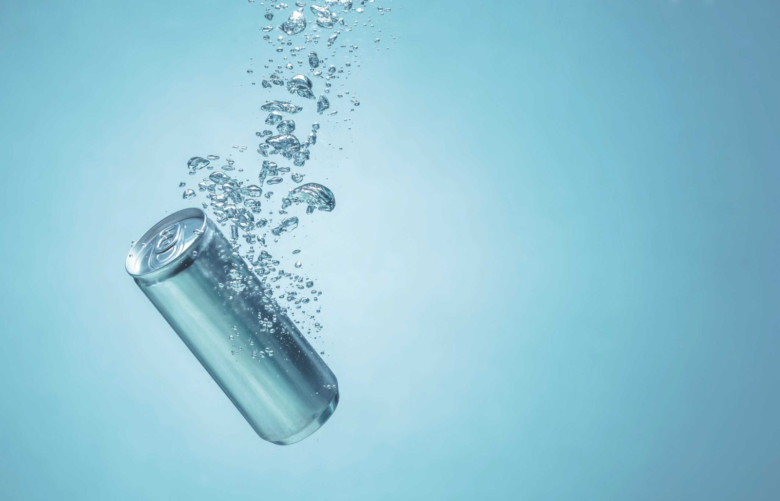 Tendência no setor brasileiro de bebidas, mercado de água em lata mais do que dobra a cada ano, segundo Ball Corporation