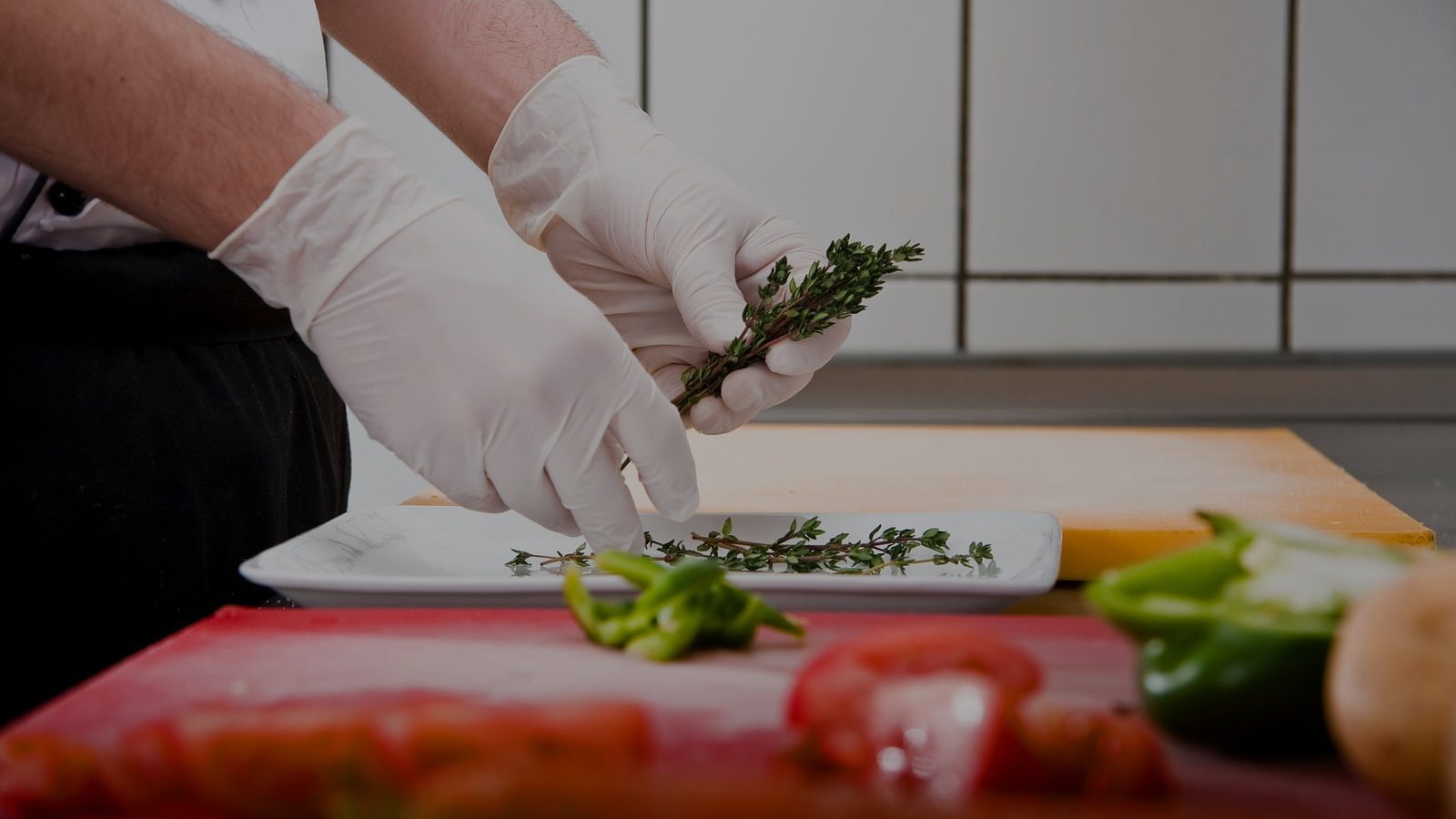 Gestão de Resíduos e os Riscos Ocultos para a Saúde e Segurança em Bares e Restaurantes