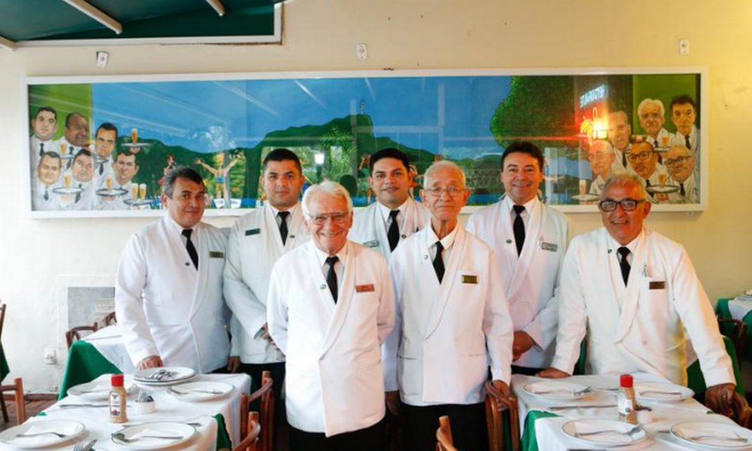 Bar Lagoa: a arte carioca de conhecer o garçom
