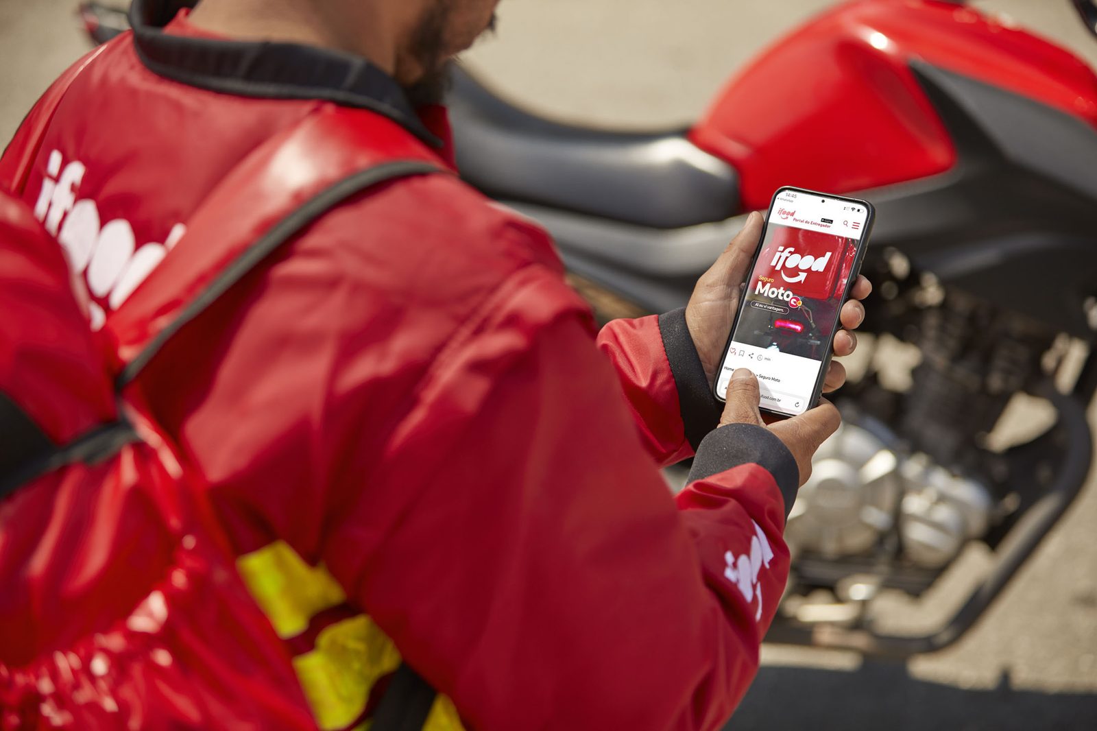 iFood lança o iFood Chip: primeiro plano de telefonia exclusivo para entregadores no Brasil