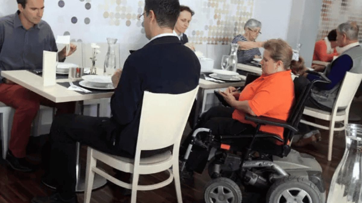 Atendimento Preferencial em São Paulo: O Que Bares e Restaurantes Precisam Saber