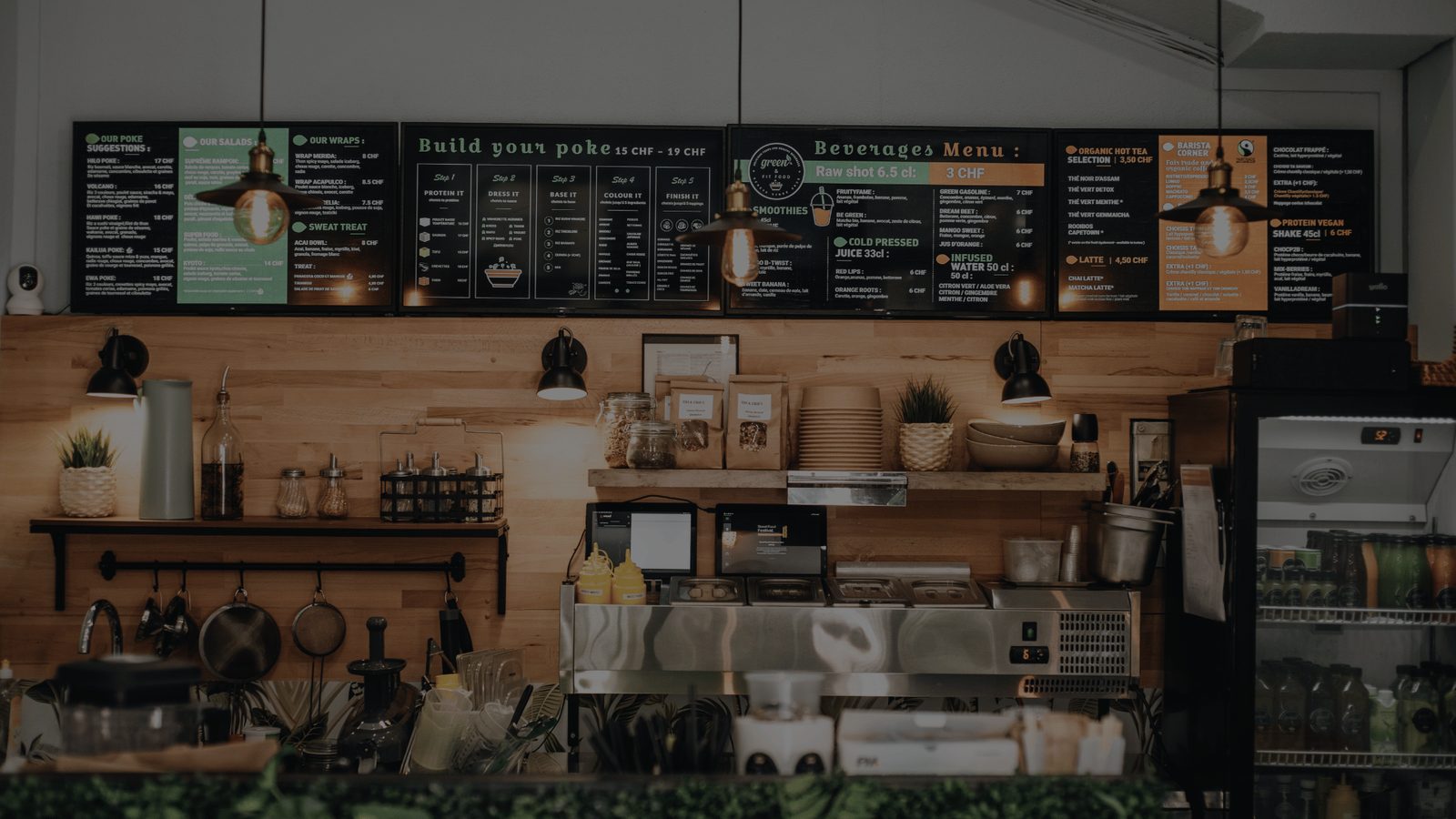 Festas Diurnas em Cafeterias: A Nova Tendência que Une Café, Experiência e Consumo Consciente