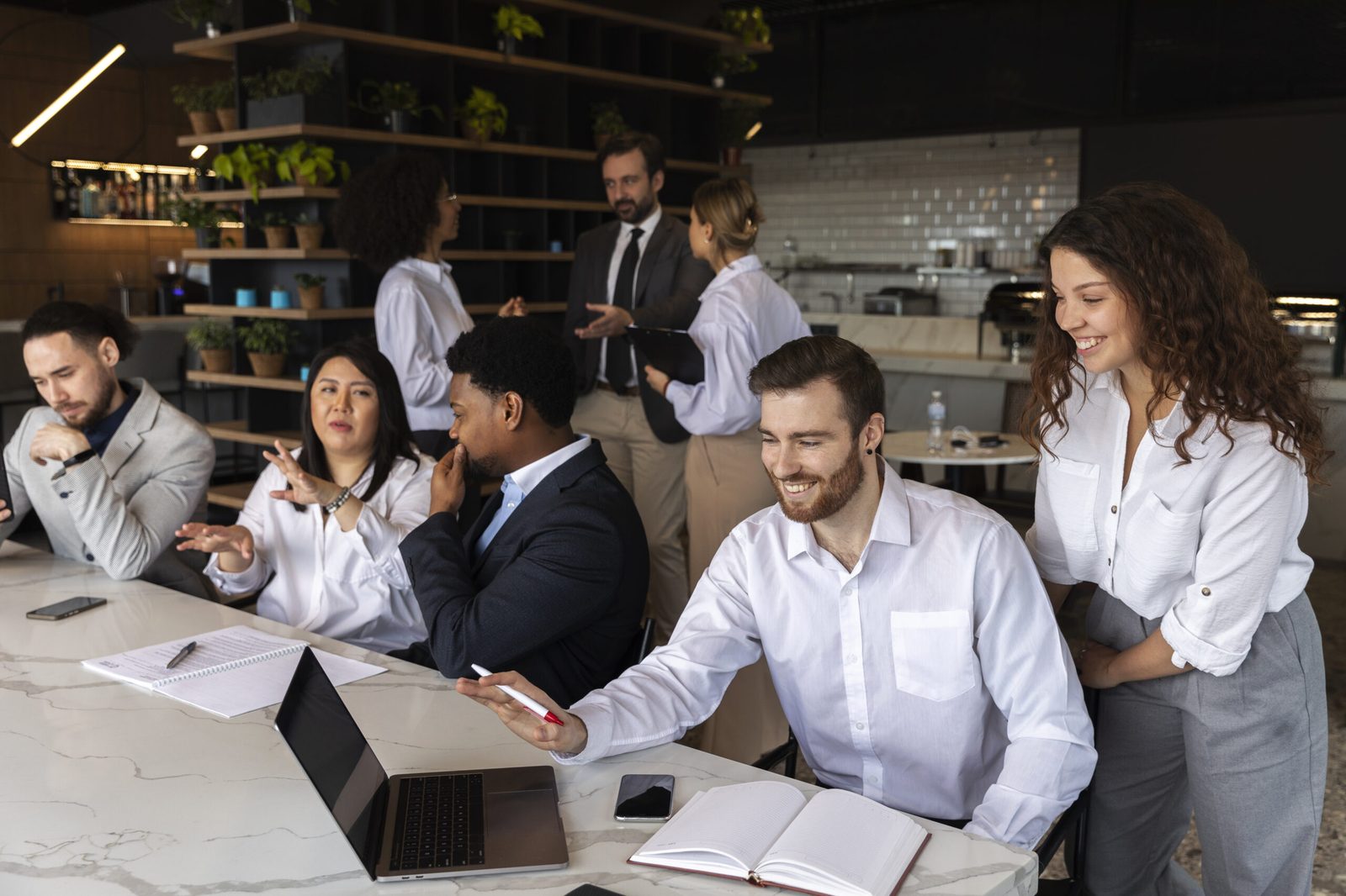 Por que Contratar uma Consultoria em Marketing e Comunicação é Essencial para o Sucesso do Seu Negócio de Food & Service