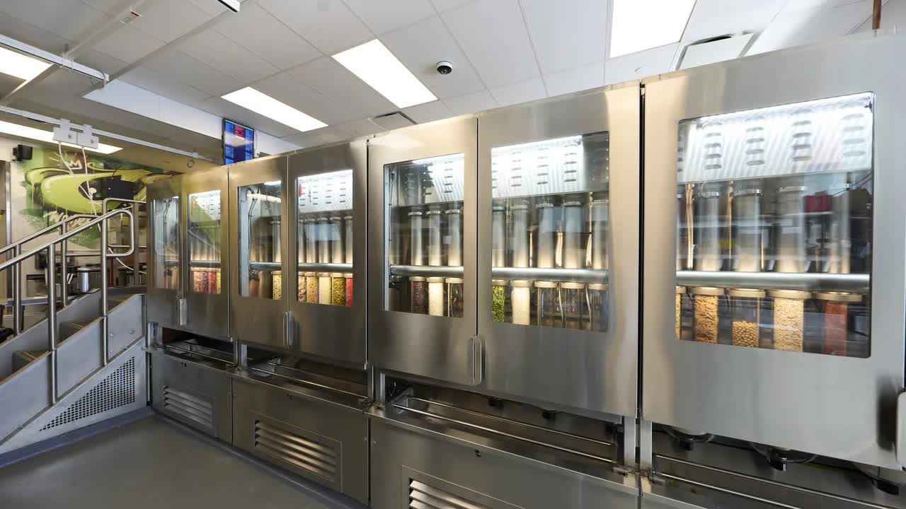 Wonder estreia robô que monta 500 tigelas por hora e mira num futuro sem cozinheiros
